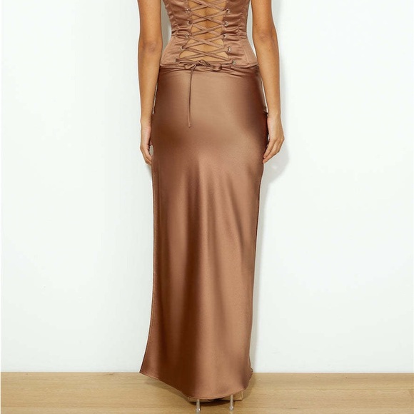 Lioness brown silk skirt - Picture 4 of 5